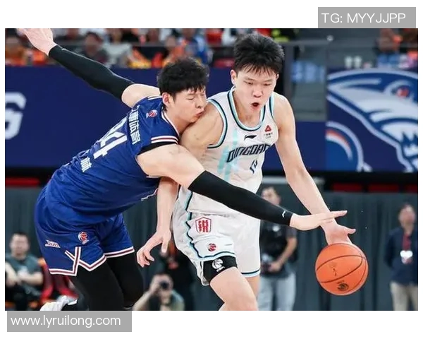 王哲林领衔中国篮球新篇章助力国家队再创辉煌成就