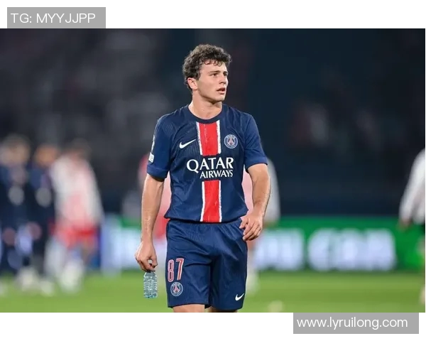 若昂内维斯的足球之路从青涩少年到国际舞台的璀璨明星