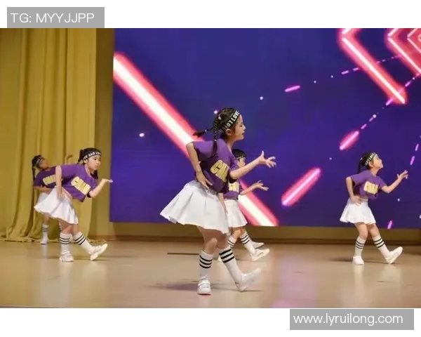 黄静专访：从绿茵场到人生舞台的精彩旅程回顾